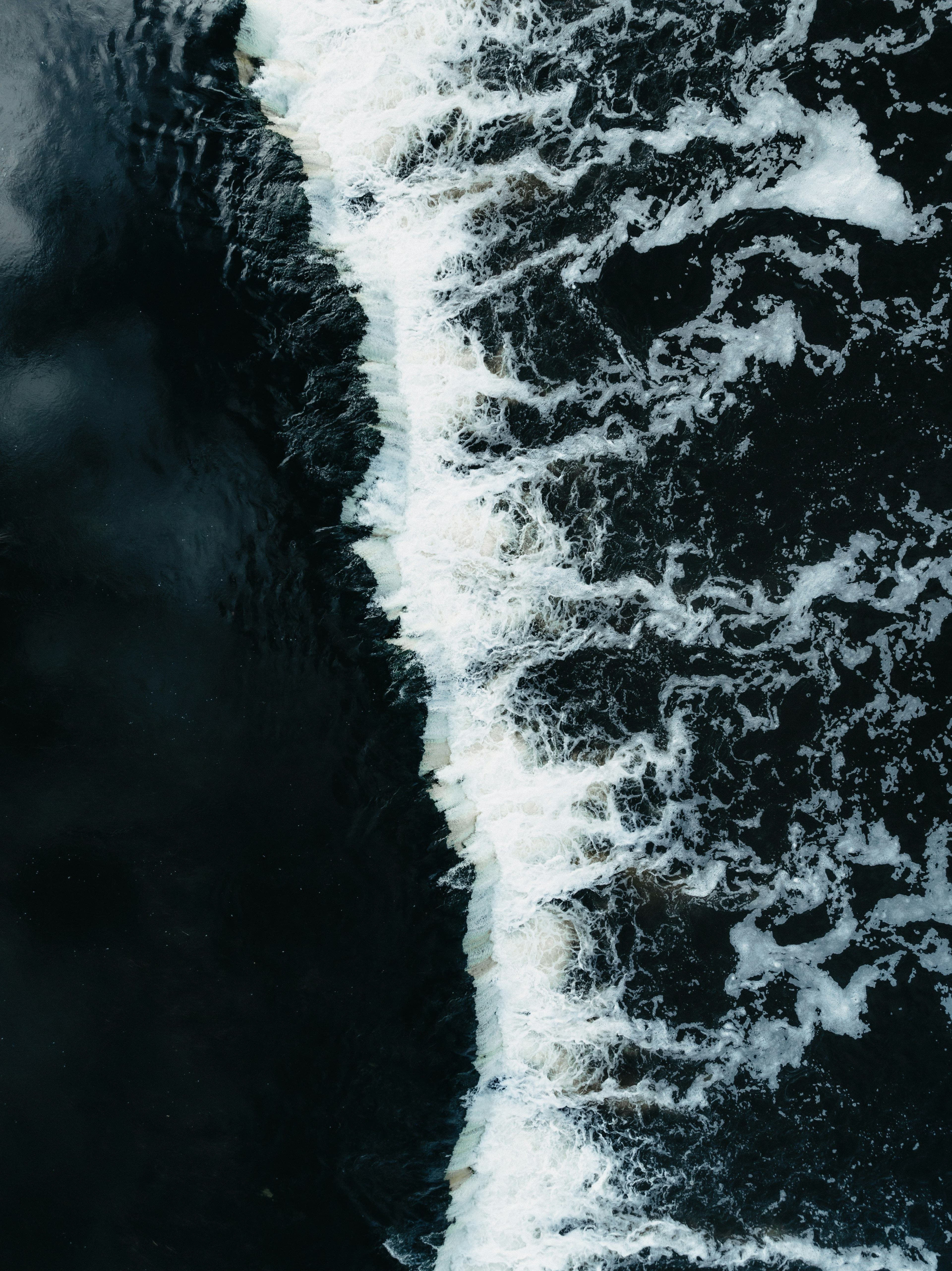 Ocean waves breaking